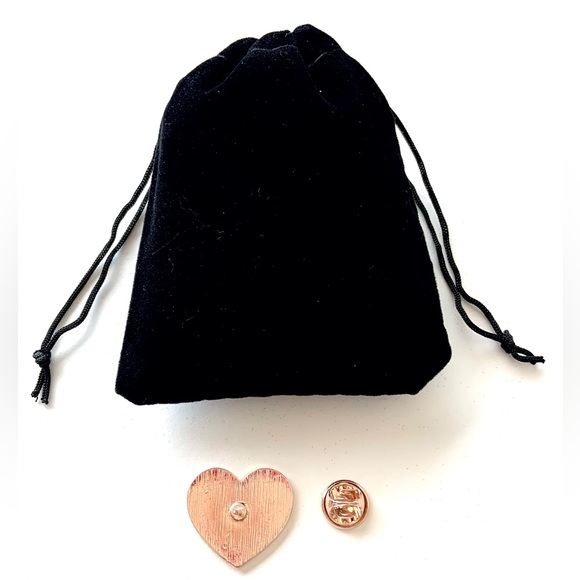 ♥️3/$15♥️ Red Heart Unisex Love Pin for Clothes/Accessories & Sweethearts ☺️ - Picture 2 of 3